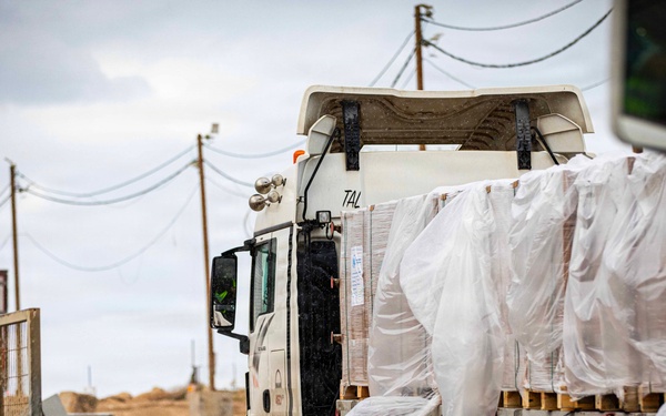 Humanitarian Aid at the Zikim Crossing