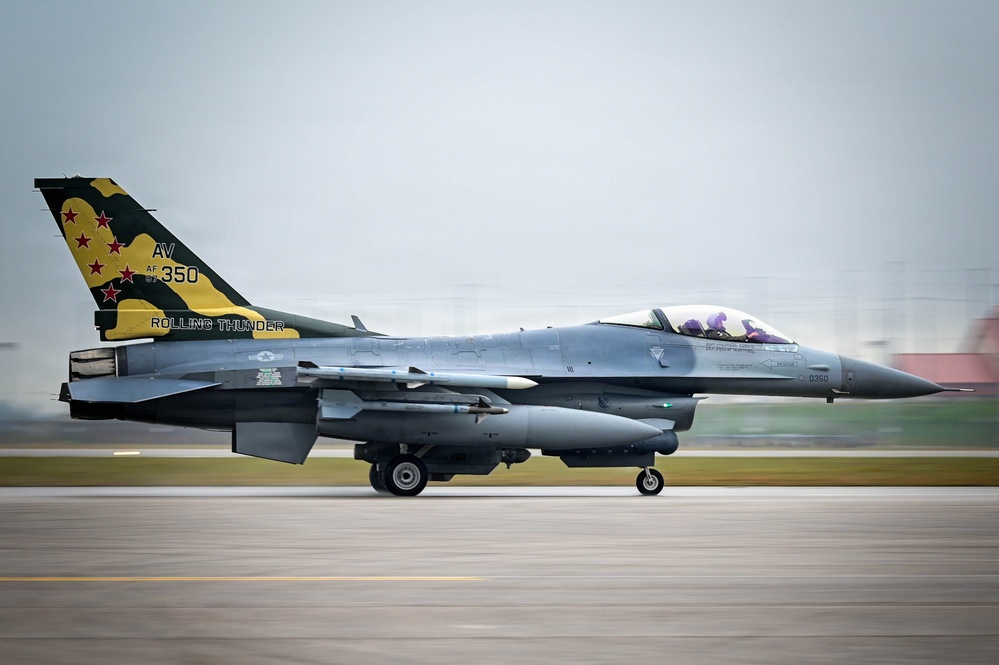 510 FS/FGS Fueled to fight with hot-pit refueling