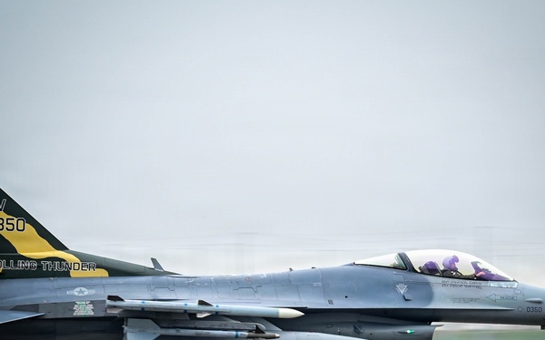 510 FS/FGS Fueled to fight with hot-pit refueling