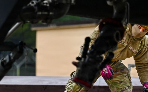 510 FS/FGS Fueled to fight with hot-pit refueling