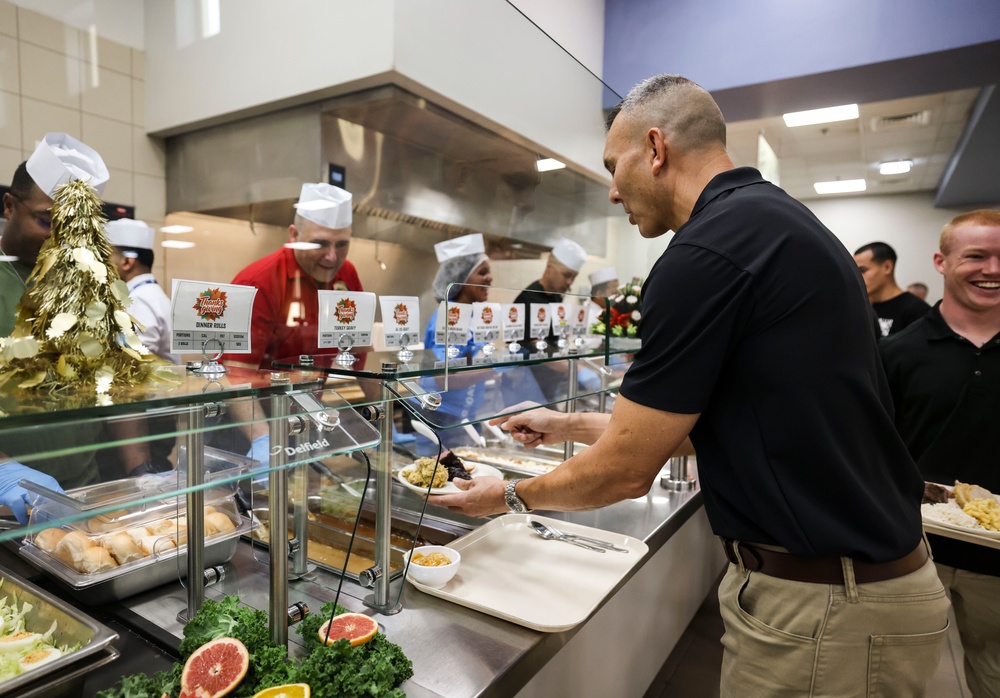 TF 51/5th MEB commanding general receives Thanksgiving meal at NSA Bahrain galley