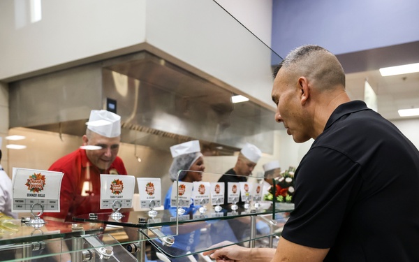 TF 51/5th MEB commanding general receives Thanksgiving meal at NSA Bahrain galley