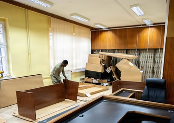 U.S. Army Soldiers Build First U.S. Military Court Room in Poland