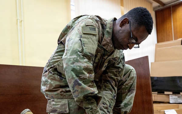 U.S. Army Soldiers Build First U.S. Military Court Room in Poland