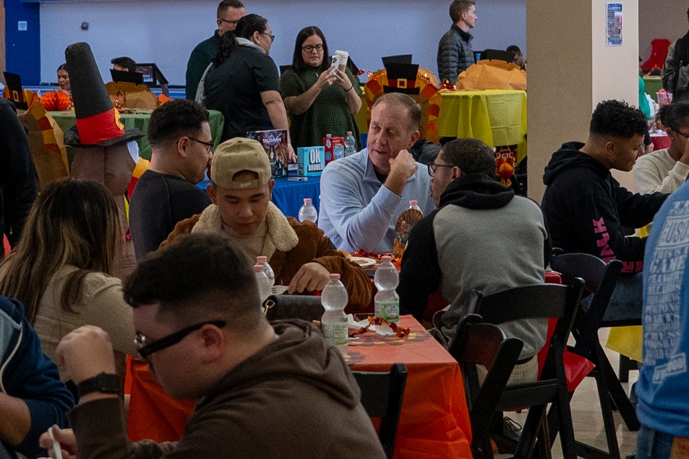 Leaders Onboard NSA Naples Enjoy Thanksgiving with Single Sailors