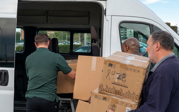 Leaders Onboard NSA Naples Enjoy Thanksgiving with Single Sailors