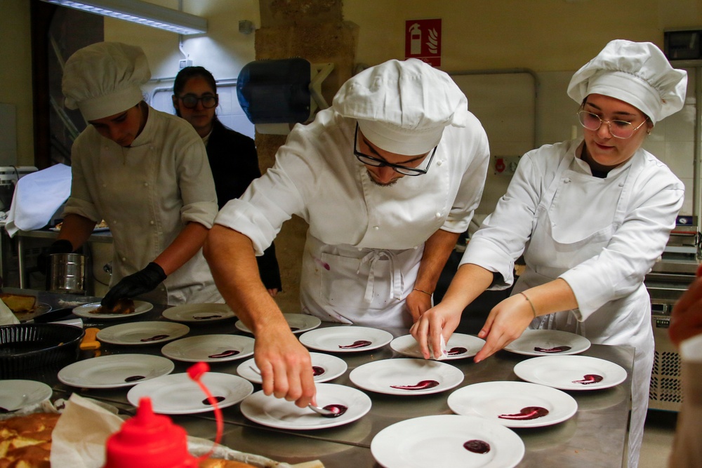 Mineo Hospitality School hosts Thanksgiving for service members