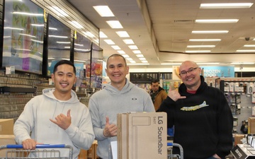 NEX patrons surprised and delighted during Navy Blue Holiday season