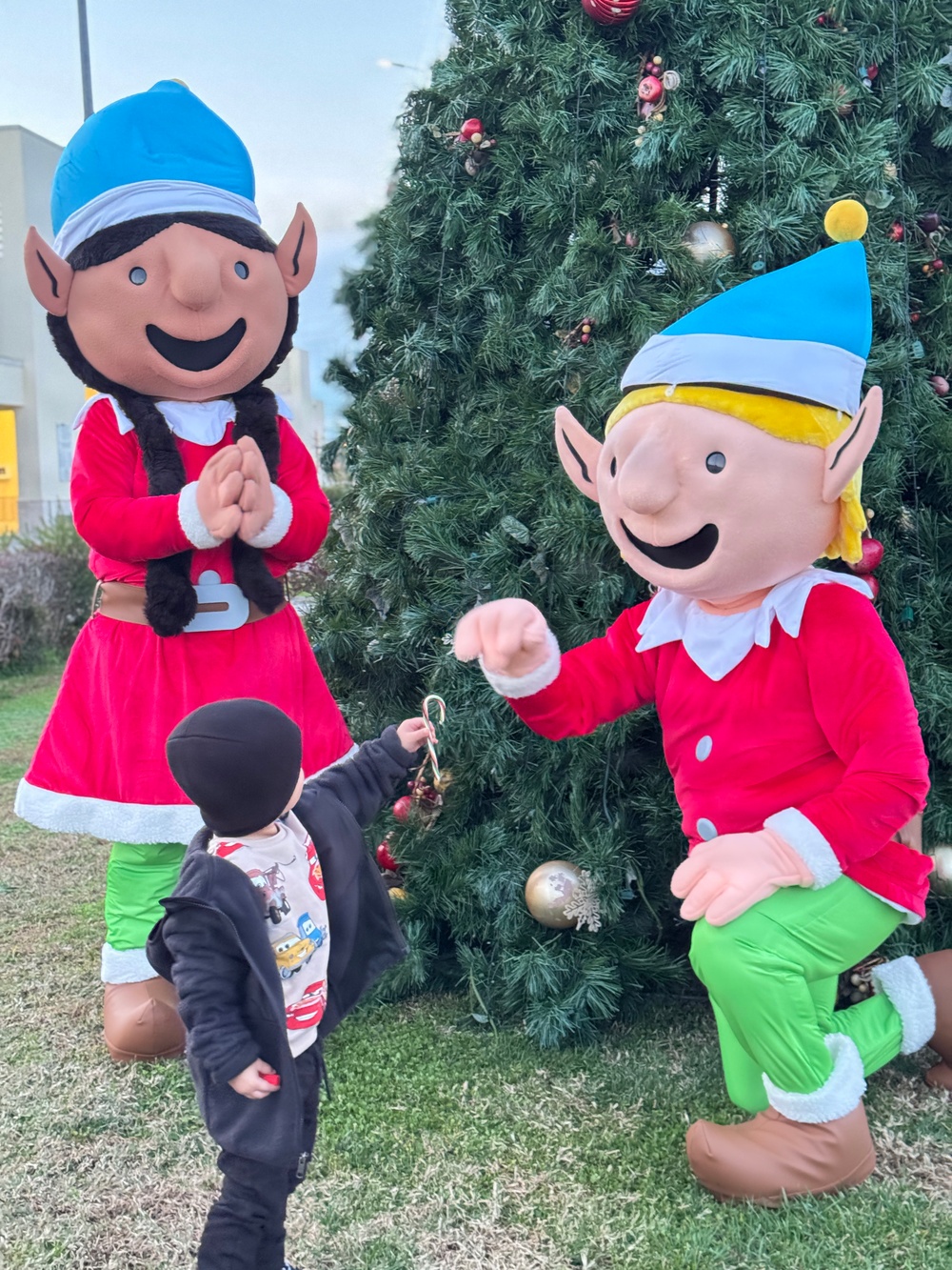 NEX patrons surprised and delighted during Navy Blue Holiday season