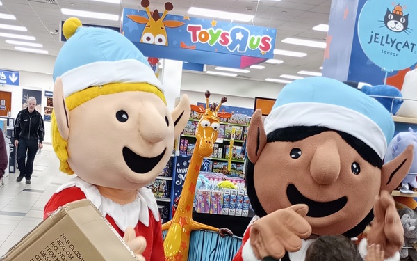 NEX patrons surprised and delighted during Navy Blue Holiday season