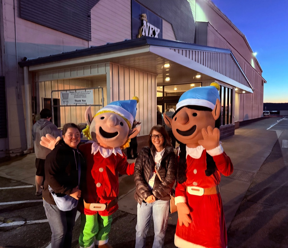 NEX patrons surprised and delighted during Navy Blue Holiday season