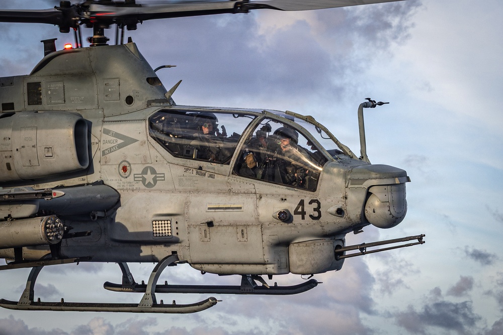 22nd MEU(SOC) | USS Fort Lauderdale VMM-263 Conducts an AIM-9 Sidewinder Missile Shoot Exercise