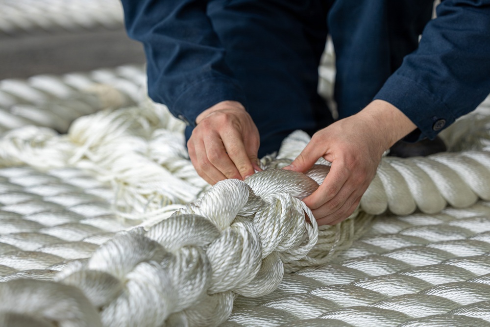 USS Theodore Roosevelt Line Handling