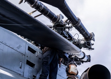 USS Iwo Jima Aircraft Maintenance