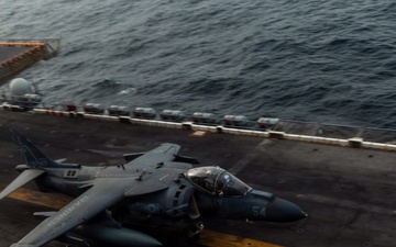 22nd MEU(SOC) | Harrier Flight Operations Aboard the USS Iwo Jima