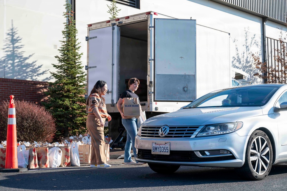 Airmen receive holiday meal kits thanks to generous donor