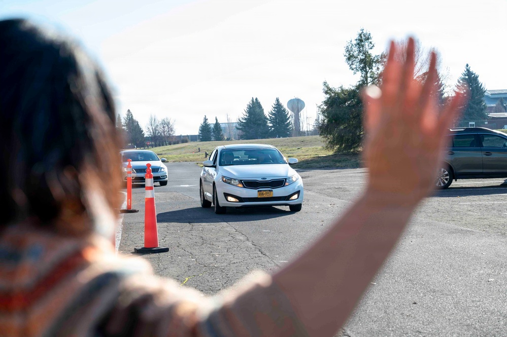 Airmen receive holiday meal kits thanks to generous donor