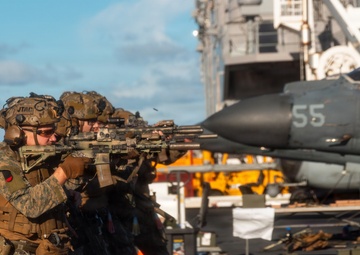 22nd MEU(SOC) | MSPF Conducts Deck Shoot Aboard the USS Iwo Jima