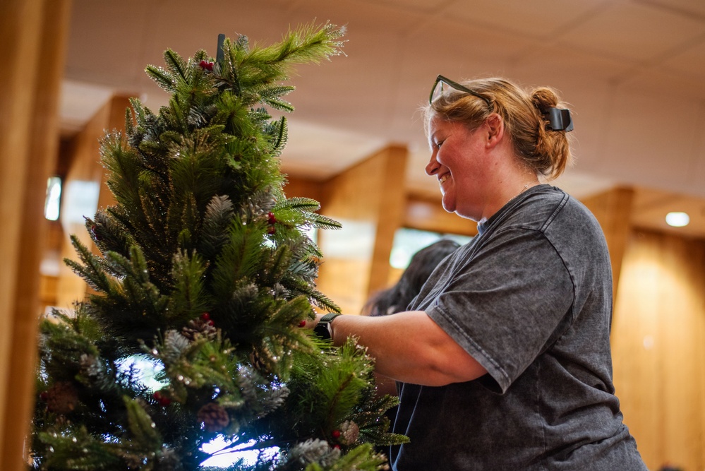 NAF Atsugi Chapel Decorates the Chapel