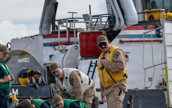 USS Greeneville (SSN 772) arrives in Guam