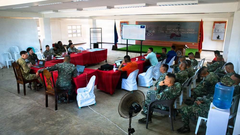 MRF-SEA Marines conduct Staff Exercise with Philippine Marines