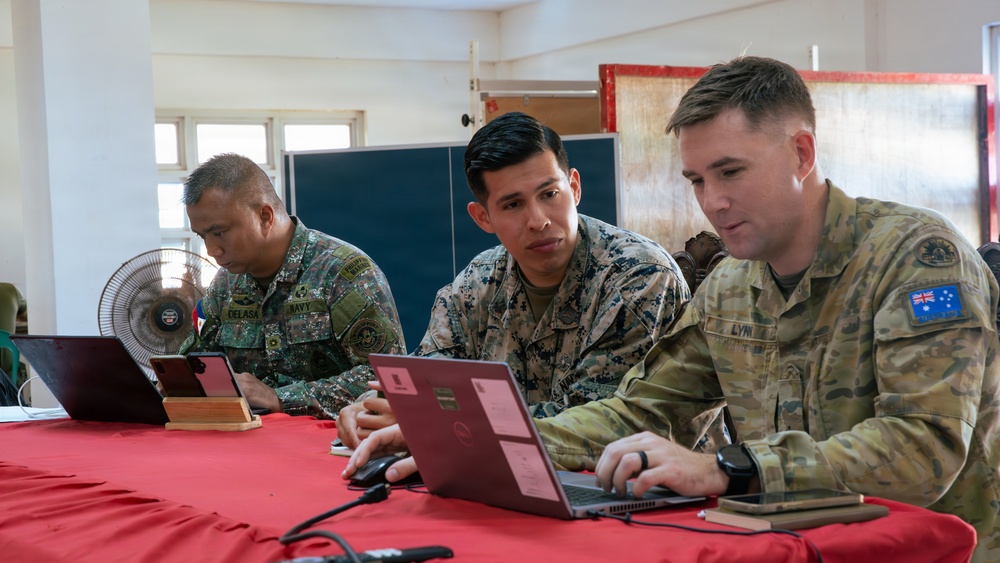 MRF-SEA Marines conduct Staff Exercise with Philippine Marines