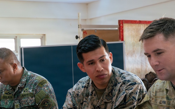 MRF-SEA Marines conduct Staff Exercise with Philippine Marines