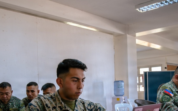 MRF-SEA Marines conduct Staff Exercise with Philippine Marines