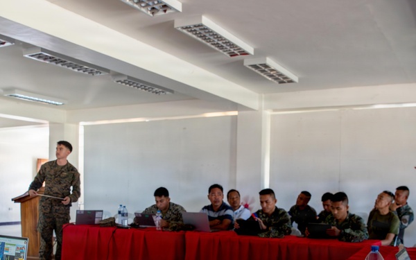 MRF-SEA Marines conduct Staff Exercise with Philippine Marines