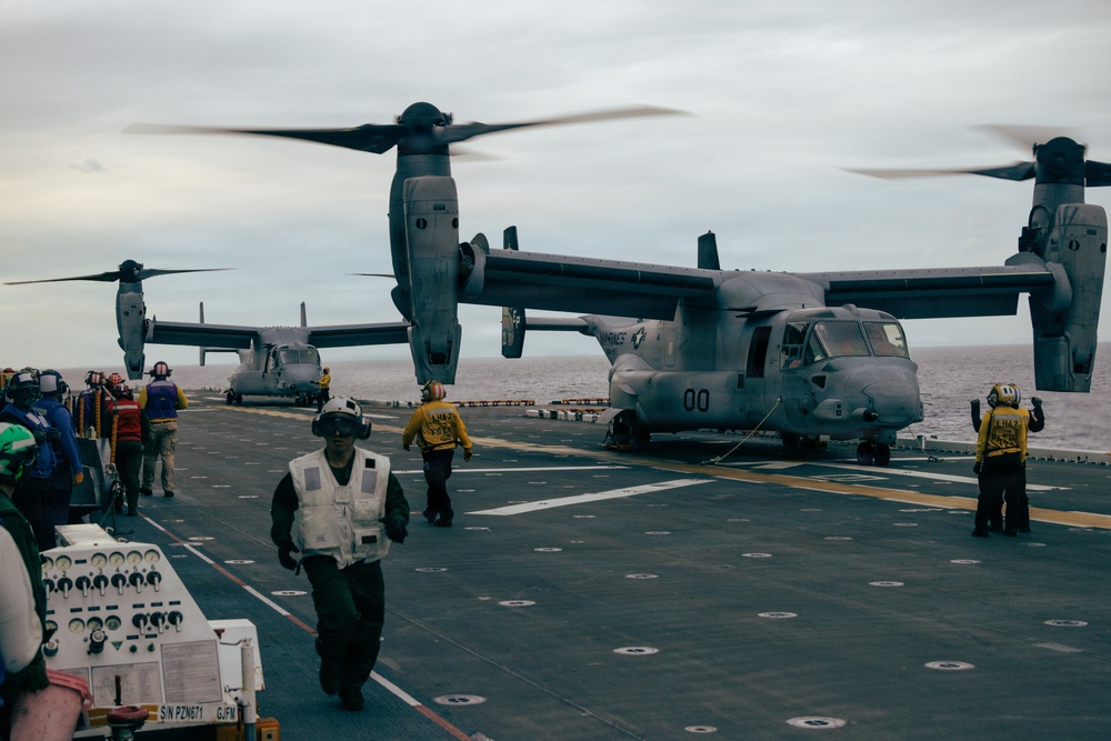 31st MEU | VMM-265 (Rein.) conducts Flight Ops aboard USS Tripoli (LHA 7)