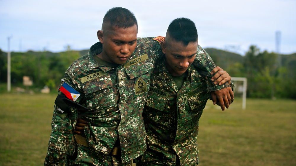 MRF-SEA, Philippine Marines Conduct TCCC Medical Exchange