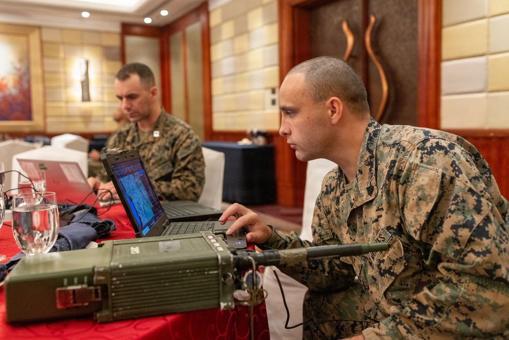 MRF-SEA Marines and Philippine service members conduct Tactical Assault Kit Training