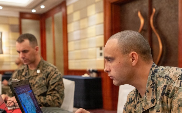 MRF-SEA Marines and Philippine service members conduct Tactical Assault Kit Training