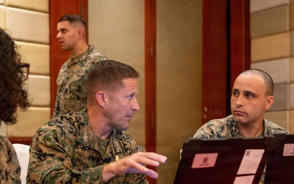 MRF-SEA Marines and Philippine service members conduct Tactical Assault Kit Training