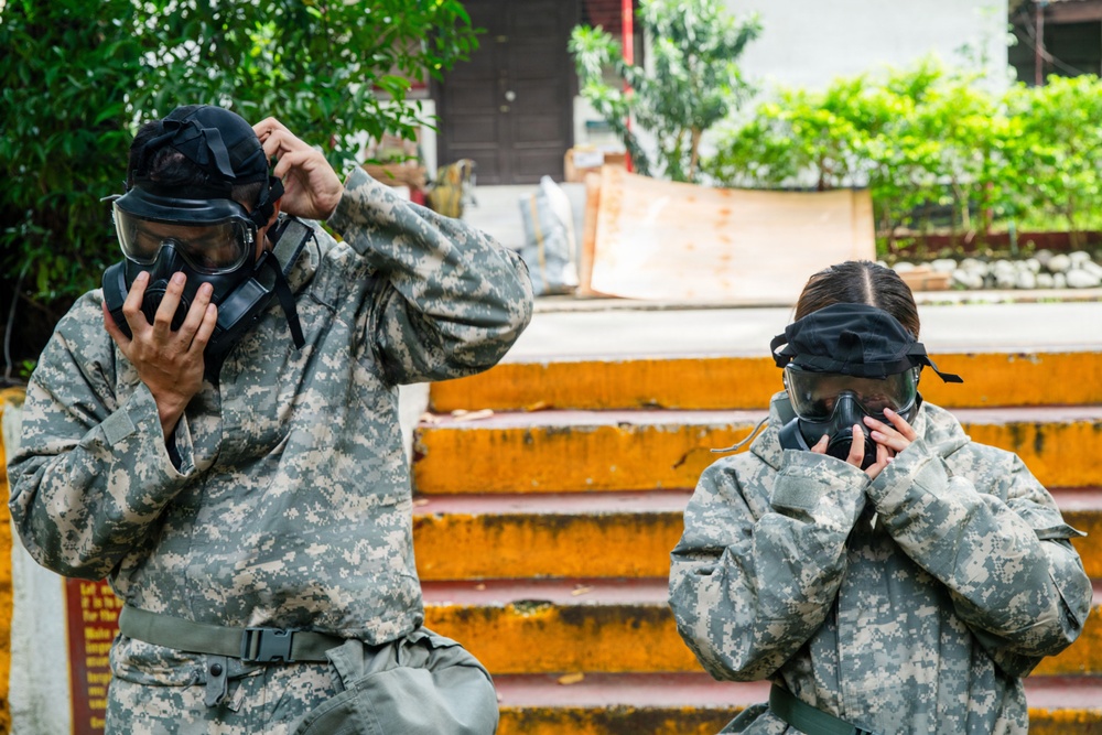 MRF-SEA Marines, Philippine Marines Conduct CBRN Subject matter expert exchange