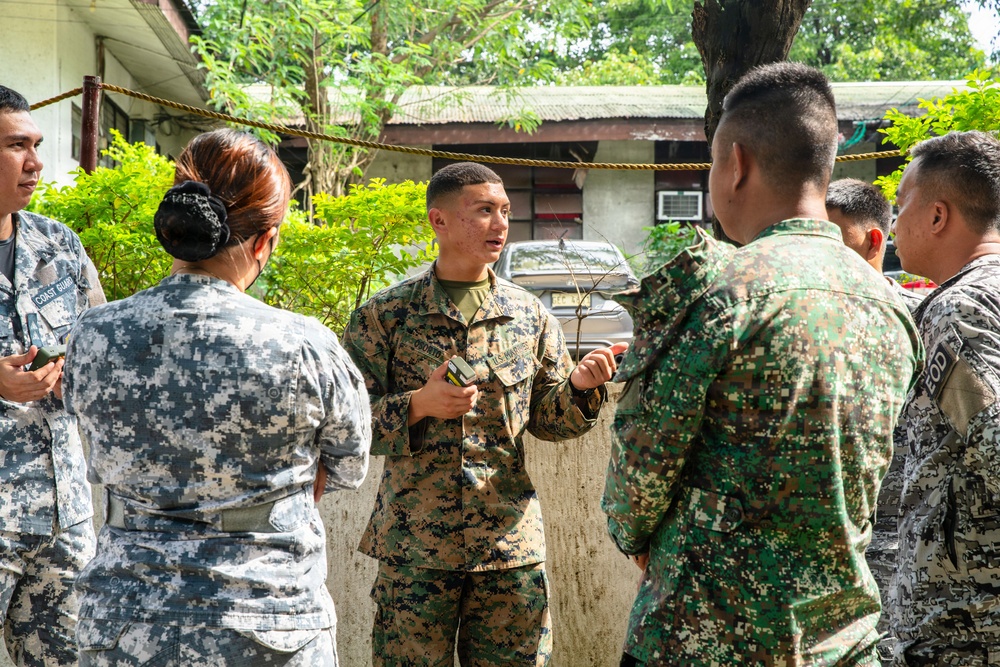 MRF-SEA Marines, Philippine Marines Conduct CBRN Subject matter expert exchange