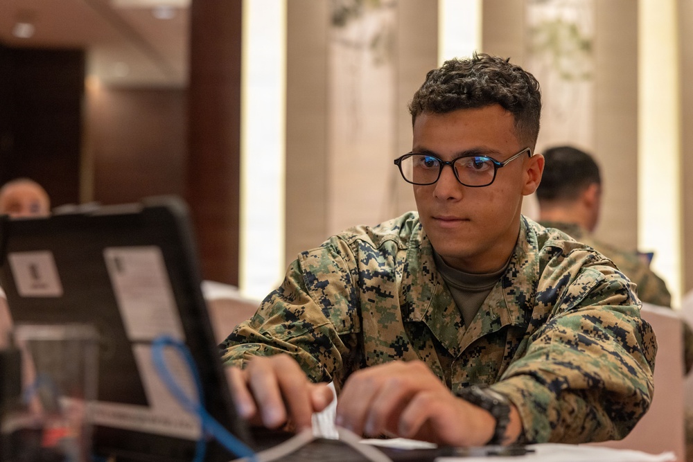 MRF-SEA Marines and Philippine service members conduct Tactical Assault Kit Training