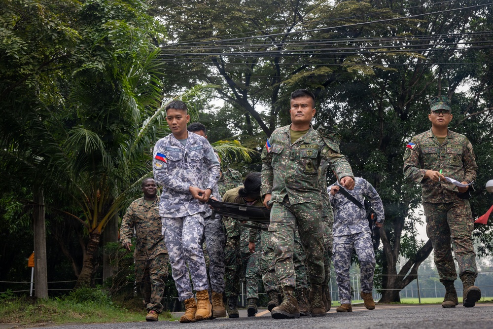 U.S. Marines, Sailors, Philippine Service Members Conduct En route Care Training