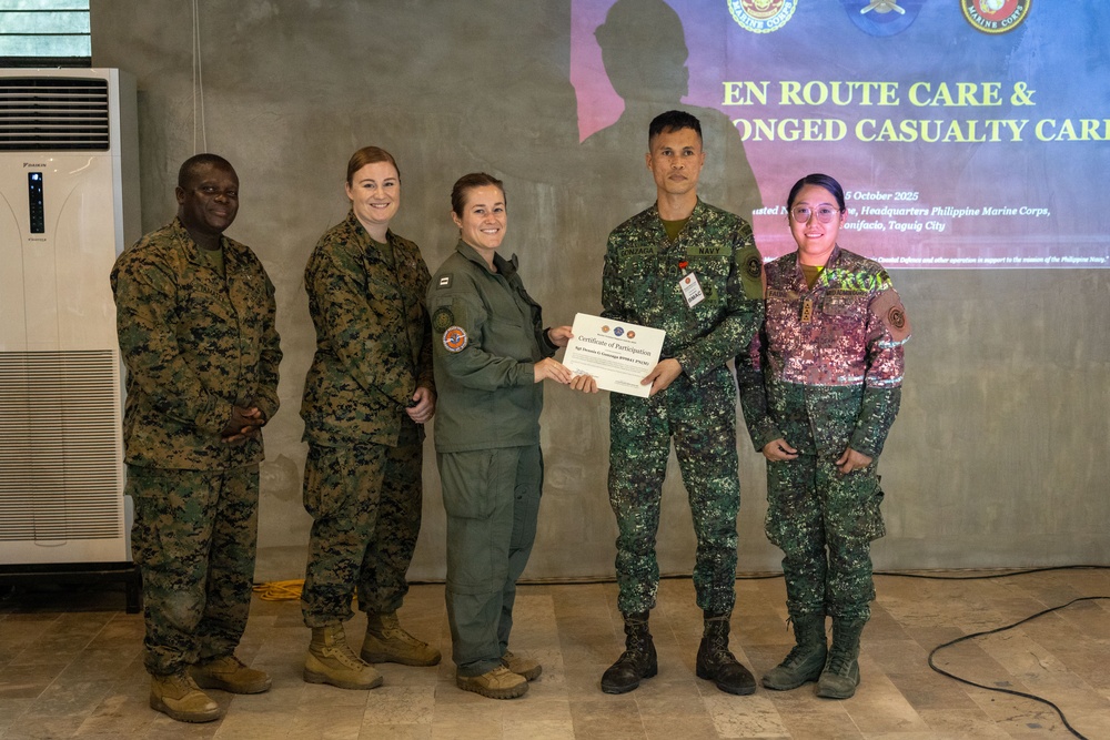 U.S. Marines, Sailors, Philippine Service Members Conduct En route Care Training
