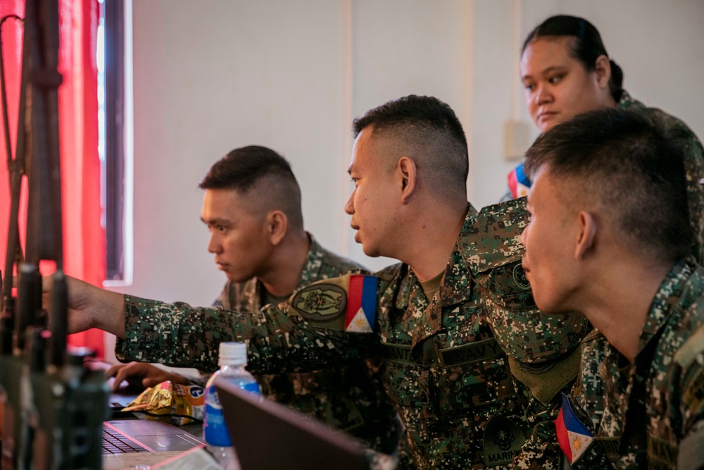 MRF-SEA Marines, Philippine Marines Conduct Rapid Response Planning