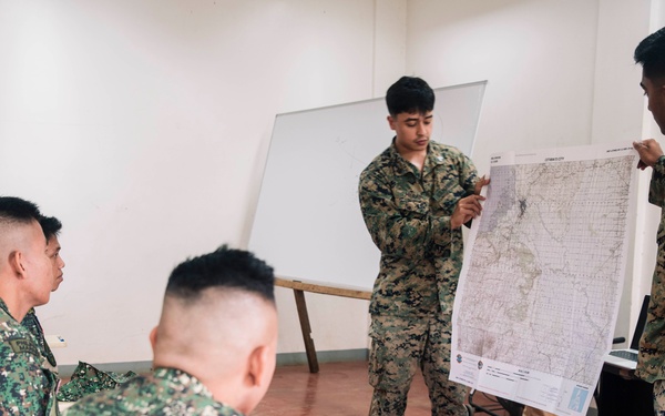 MRF-SEA Marines, Philippine Marines conduct Intelligence Subject Matter Expert Exchange