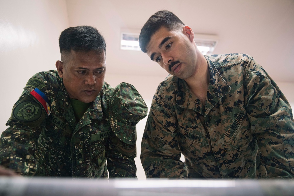 MRF-SEA Marines, Philippine Marines conduct Intelligence Subject Matter Expert Exchange
