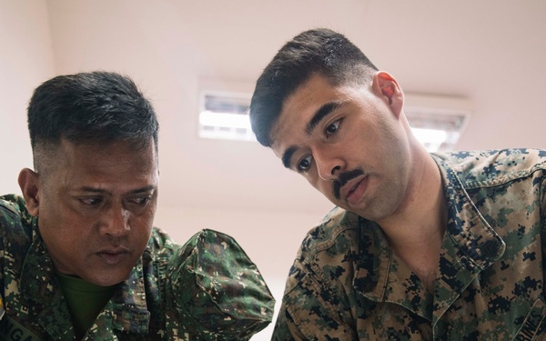 MRF-SEA Marines, Philippine Marines conduct Intelligence Subject Matter Expert Exchange