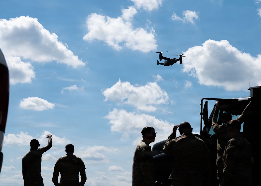 374 LRS conducts Yokota’s first successful CV-22 hot-pit refuel