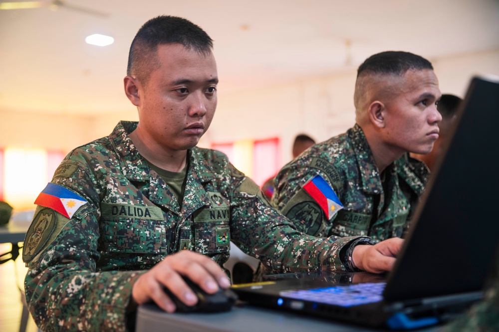 MASA 25: 1st ANGLICO Marines, Philippine Marines Train on Tactical Awareness Kits