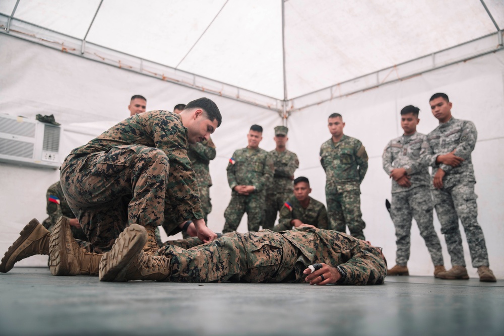 Shoulder-To-Shoulder: First Valkyrie Blood Transfusion Training for US, Philippine Marine Units in Palawan Improves Resiliency in Battle