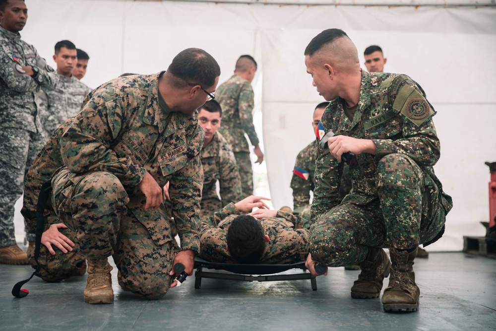 MASA 25: MRF-SEA, Philippine Marines, Philippine Coastguardsmen conduct TCCC Medical Exchange