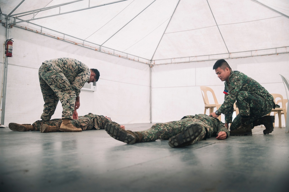 MASA 25: MRF-SEA Marines, Philippine Marines Conduct Combat Lifesaver Course Exchange