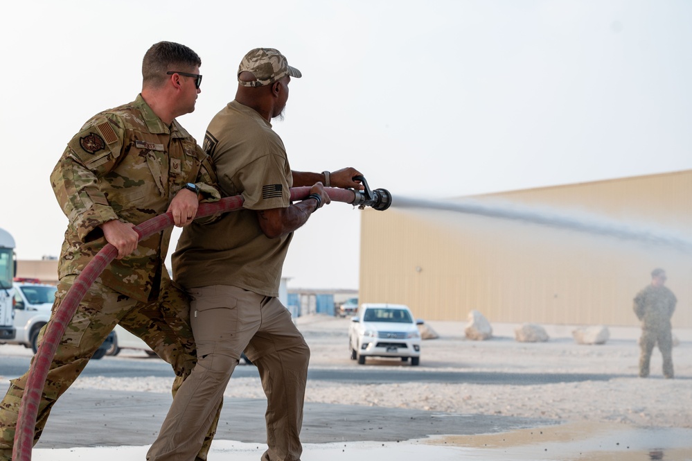 USO Holiday Tour performers visit service members