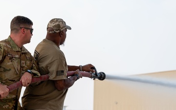 USO Holiday Tour performers visit service members